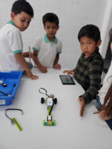 colegio-loreto-primaria-robótica